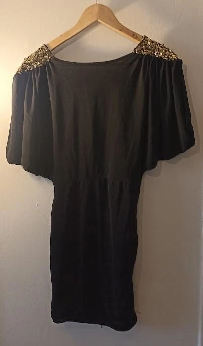 Vestido de festa preto com paetês dourados – photo 2